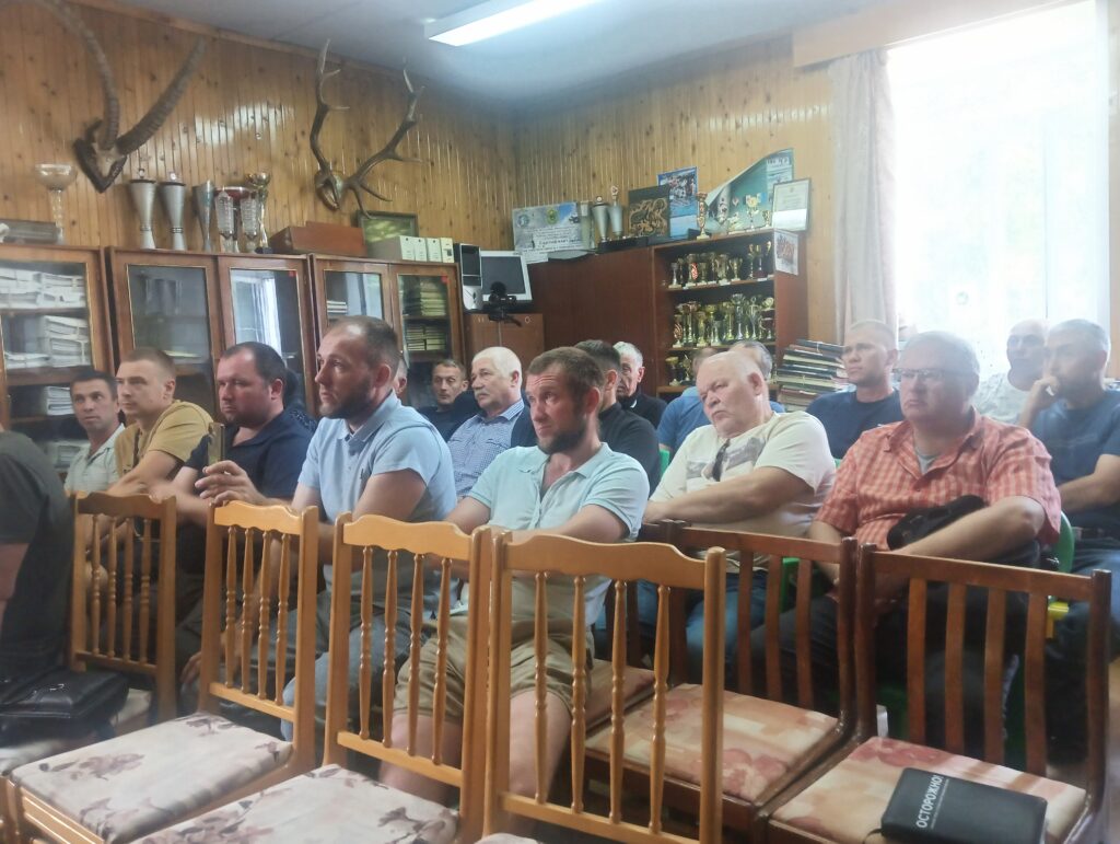 В Кирове состоялся межобластной семинар охотников-волчатников В Кирове состоялся межобластной семинар охотников-волчатников
